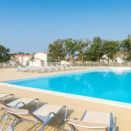 Well-kept 7 Km From The Beach Vakantiehuis