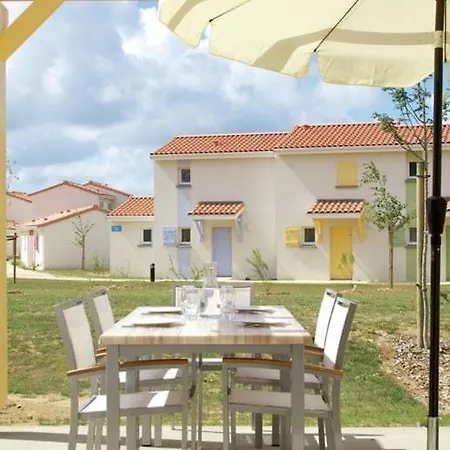 Well-kept 7 Km From The Beach Vakantiehuis *