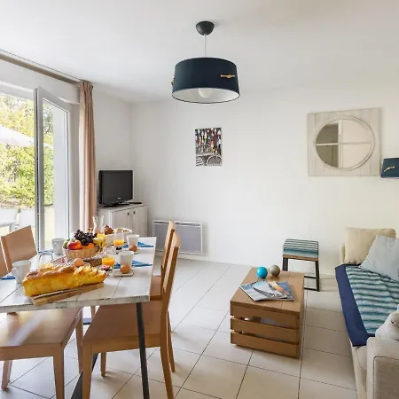 Vakantiehuis Well-kept 7 Km From The Beach Saint-Hilaire-de-Talmont