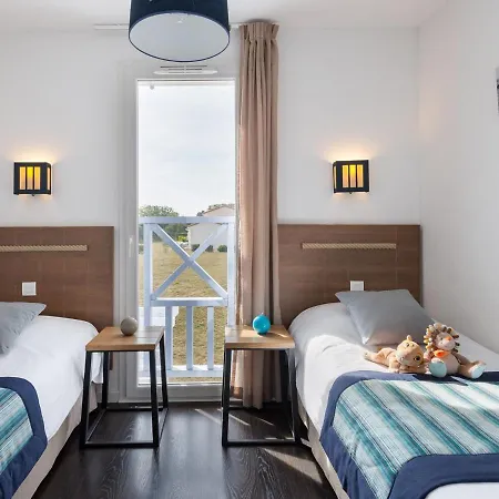 Vakantiehuis Well-kept 7 Km From The Beach Saint-Hilaire-de-Talmont