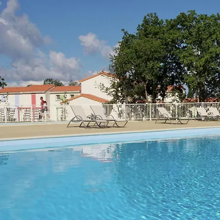 Well-kept 7 Km From The Beach Vakantiehuis